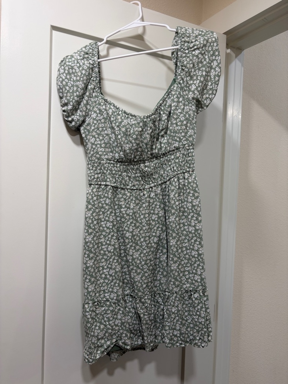 Hollister Sage Green Floral Puff-Sleeve Mini Dress